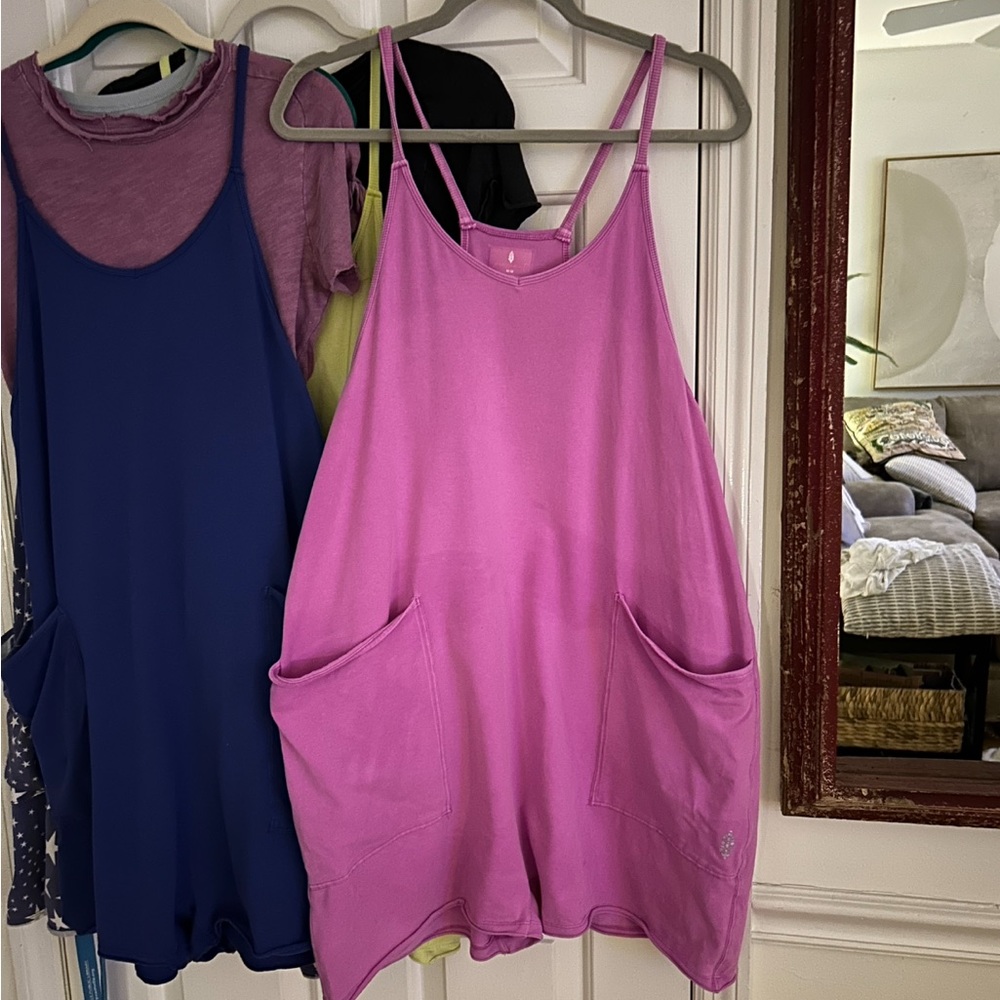Slightly flawed hot shot free peopke romper!  Fabric has inconsistencies.